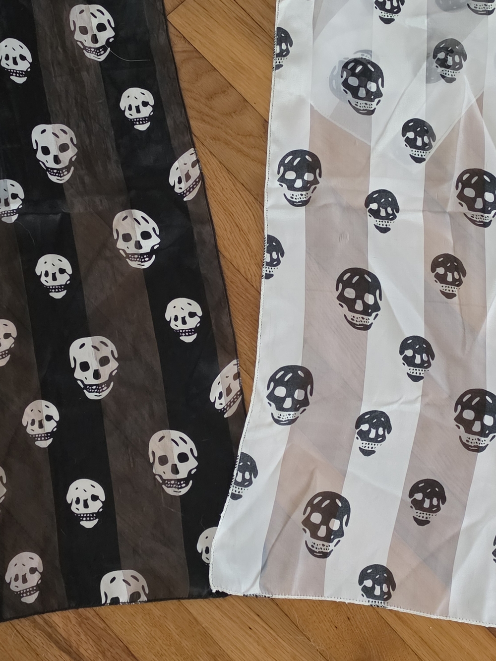 Skull Print Striped Scarfs - Black & White